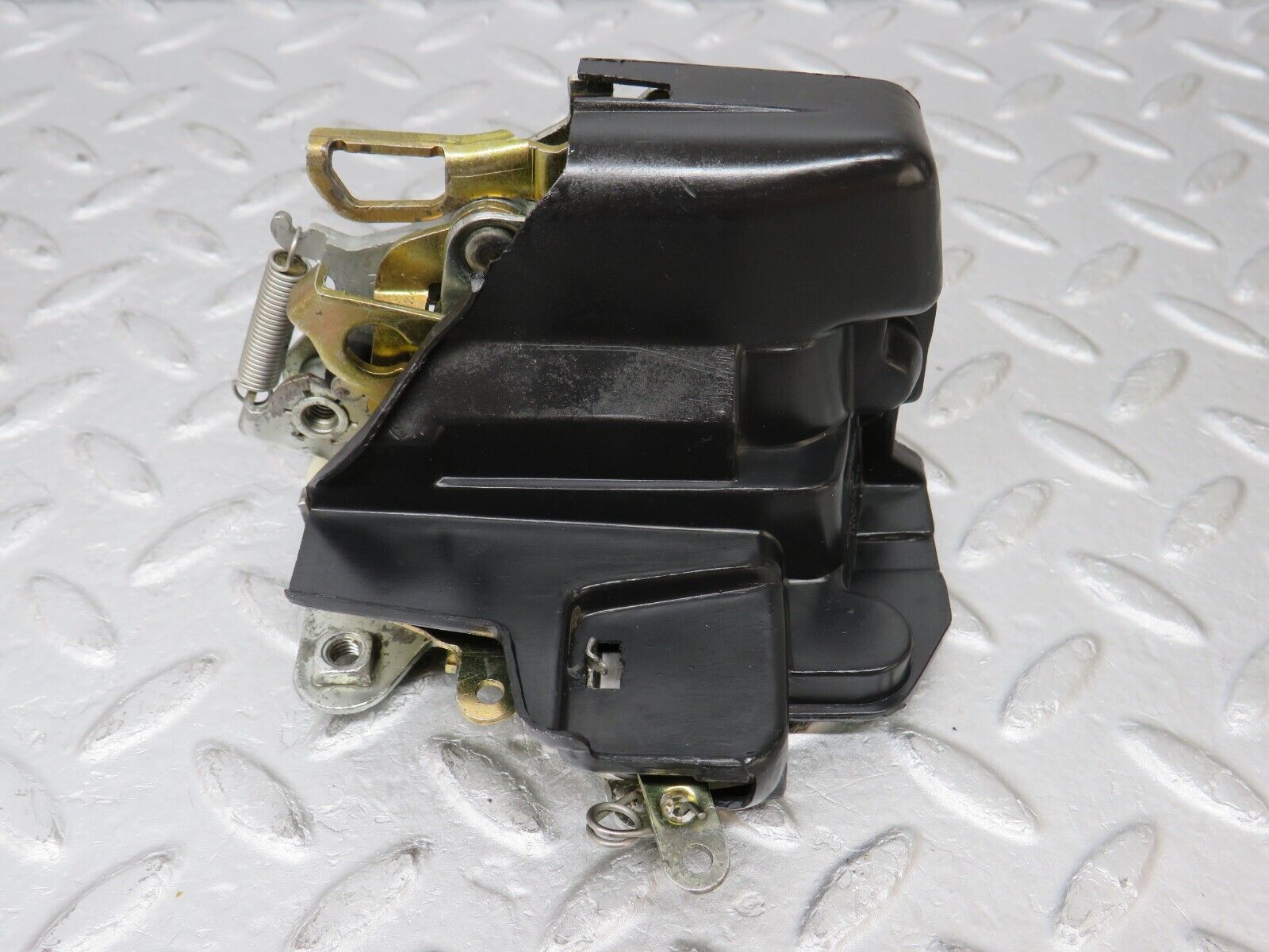 36041 Mercedes-Benz W126 420SE Front Right Door Lock Mechanism 1237230208