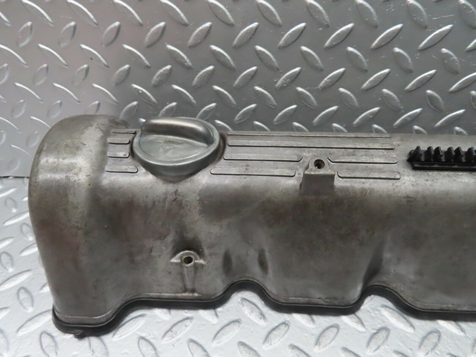 20706 Mercedes-Benz R107 450SL Cylinder Head Valve Cover 1170160105