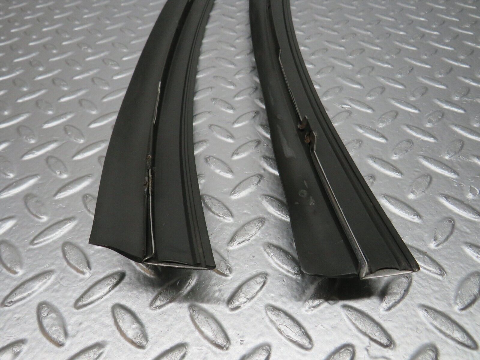32587 Mercedes-Benz S124 300TE Wagon Windscreen Lower Moulding Trim Pair