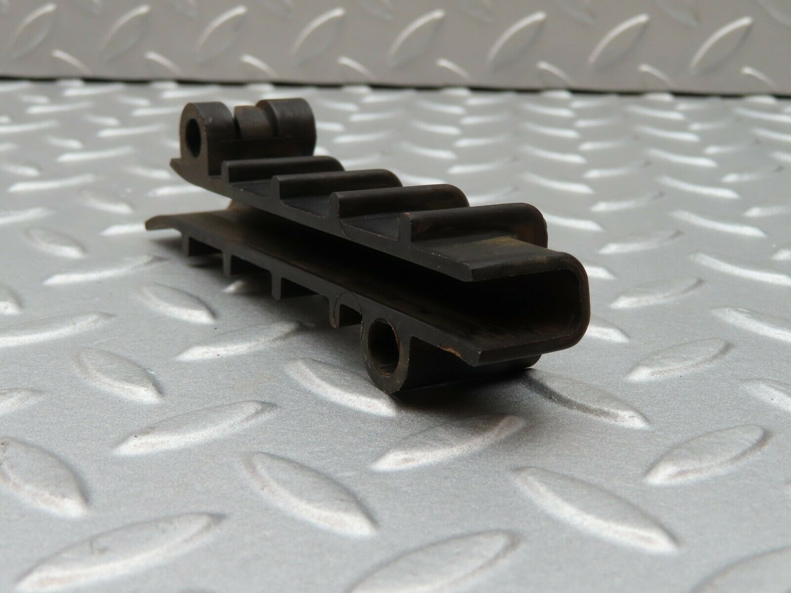 3874 Mercedes-Benz S123 200T Wagon Timing Guide Rail 1020520316