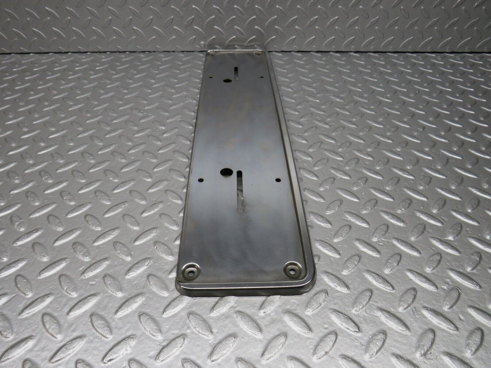 40662 Mercedes-Benz W123 300D Rear Chrome Number Plate Holder