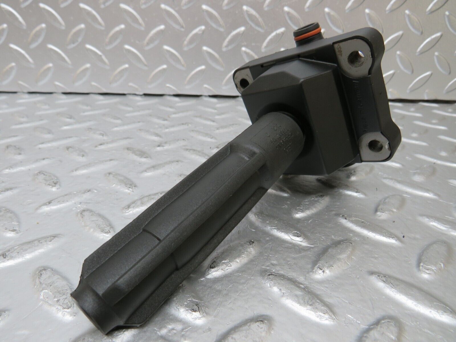 25851 Mercedes-Benz W124 280E Ignition Coil Bosch 0001587003