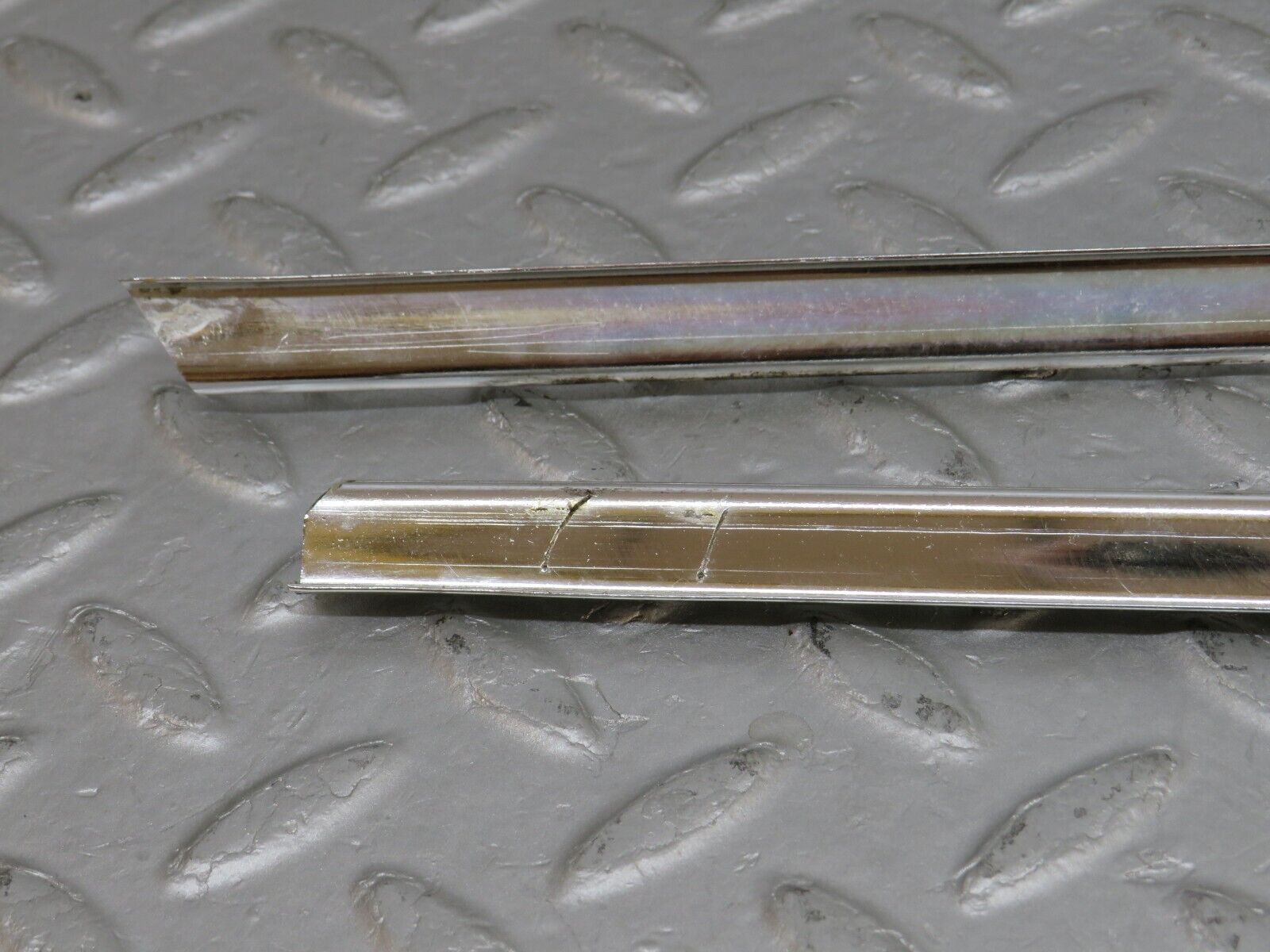 35868 Mercedes-Benz W108 Front Right Door Chrome Trim Pair