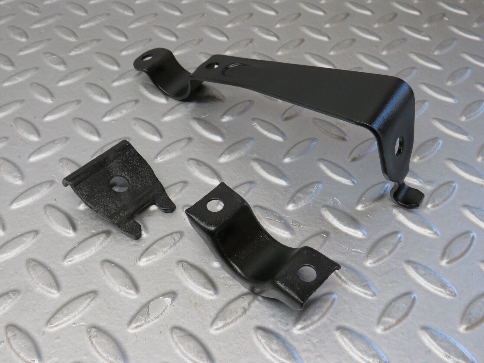 36802 Mercedes-Benz W201 190E 2.0L Front Axle Bracket