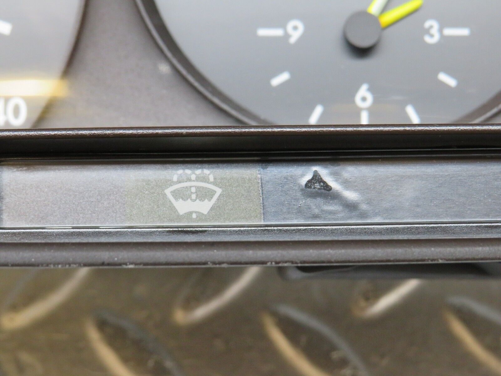 36528 Mercedes-Benz W201 190E 2.0L Instrument Cluster 2015438321 2015422306