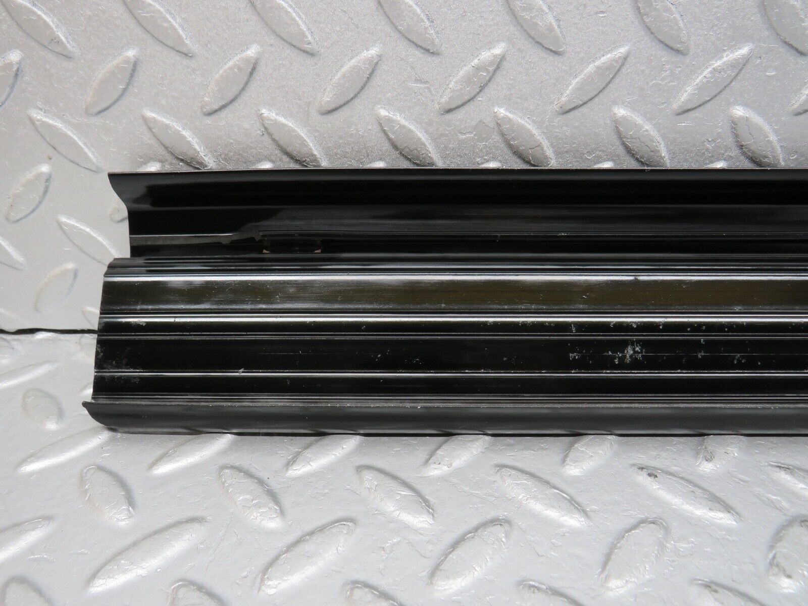 40631 Mercedes-Benz W123 300D Front Right Door Sill Trim Black