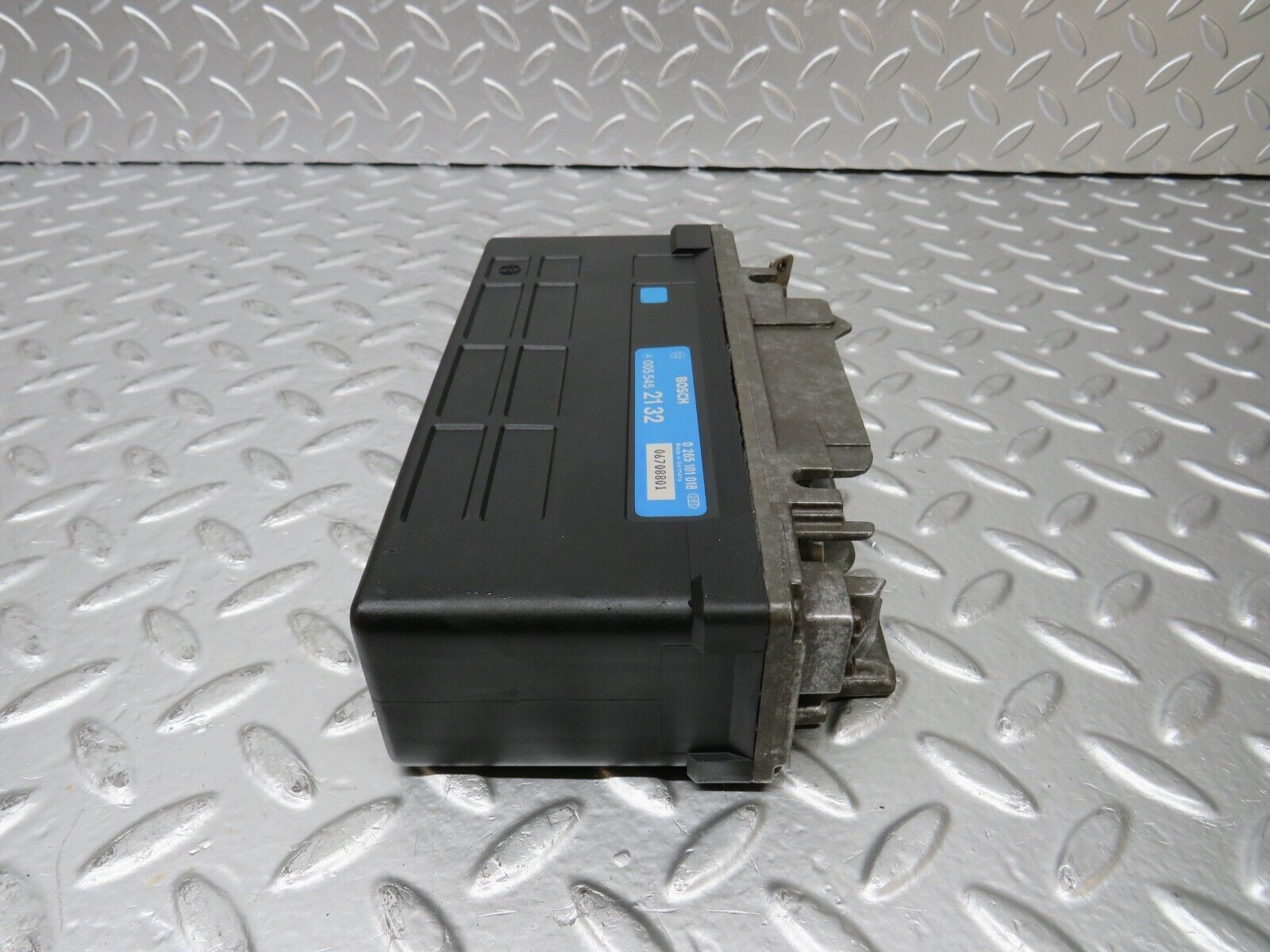 25220 Mercedes-Benz W201 190D ABS Control Unit Bosch 0055452132