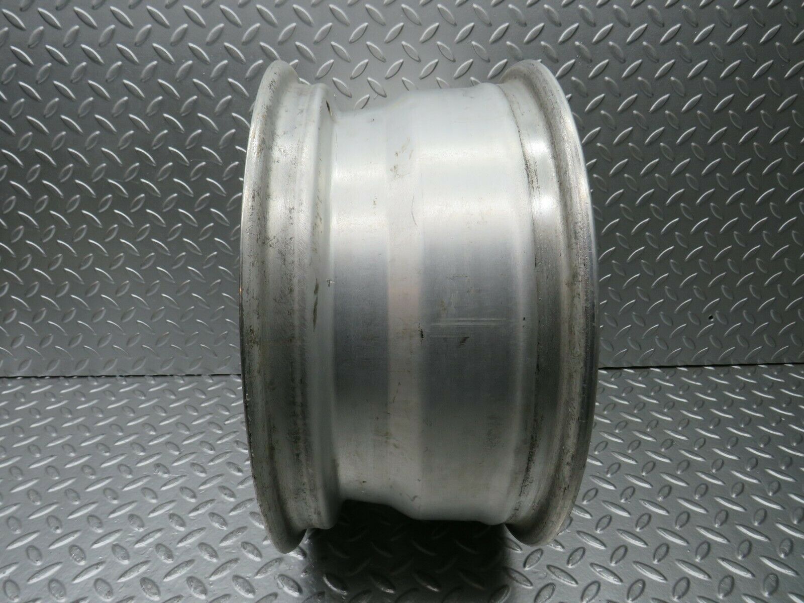 22844 Mercedes-Benz S123 280TE Alloy Wheel 7Jx15H2 ET37 1704010002