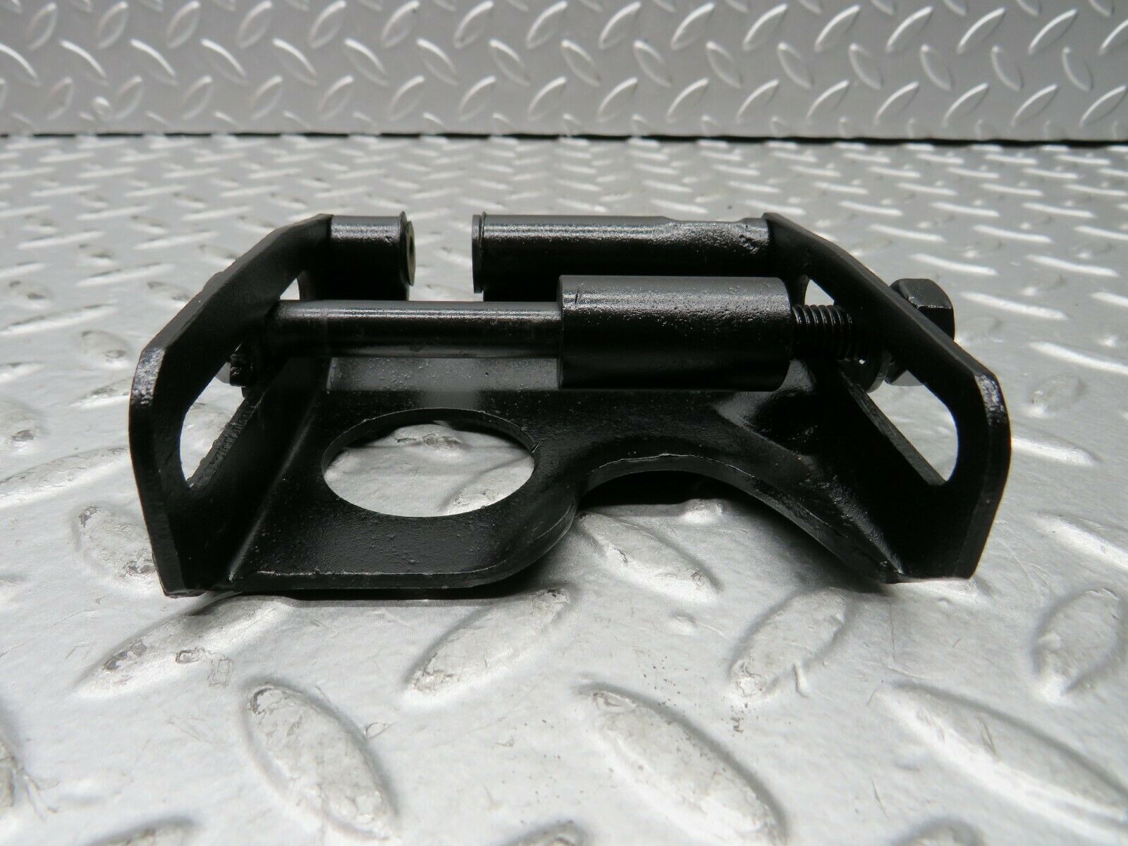 22153 Mercedes-Benz S123 280TE Wagon Alternator Generator Bracket