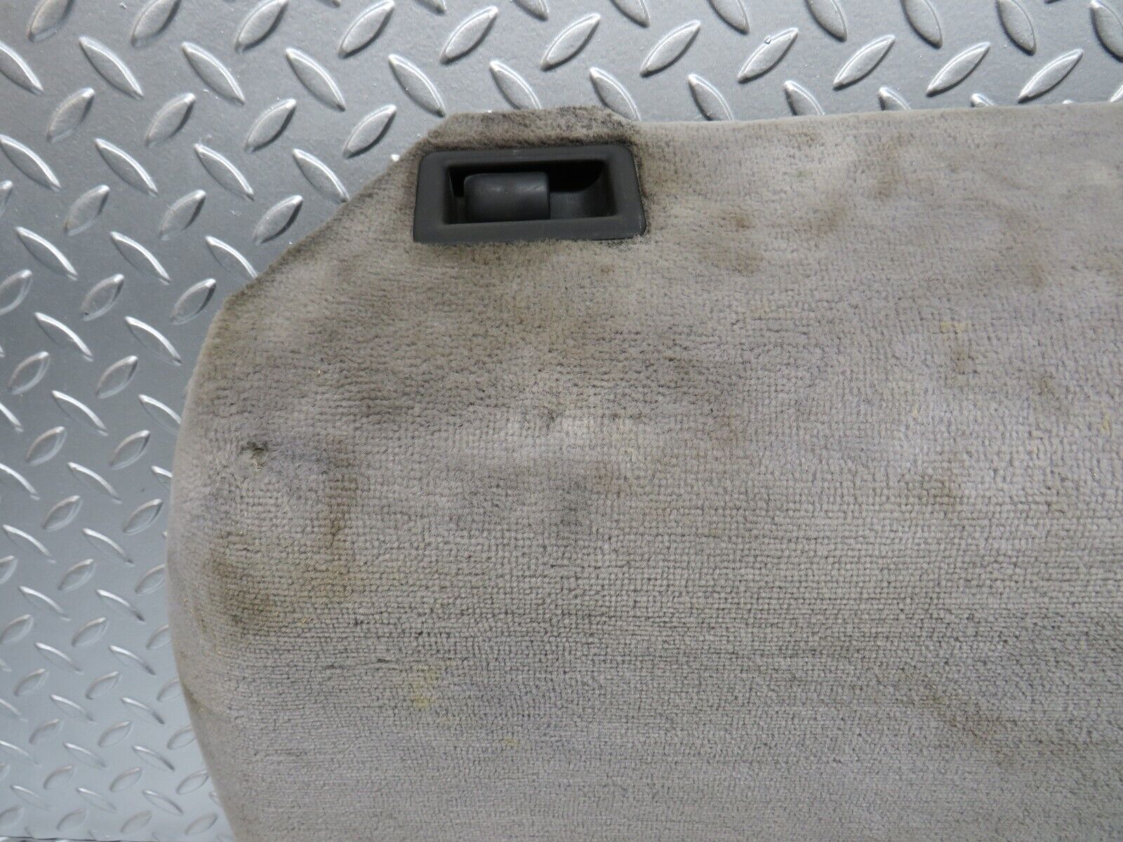 31189 Mercedes-Benz S124 220TE Wagon Trunk Side Panel Cover Left Grey