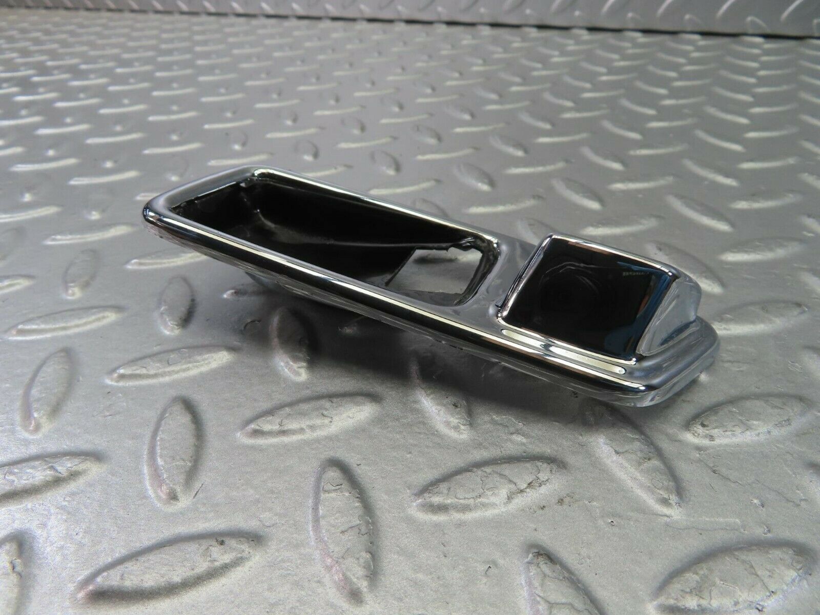 10119 Mercedes-Benz C123 230CE Coupe Chrome Frame For Door Opener 1167660111