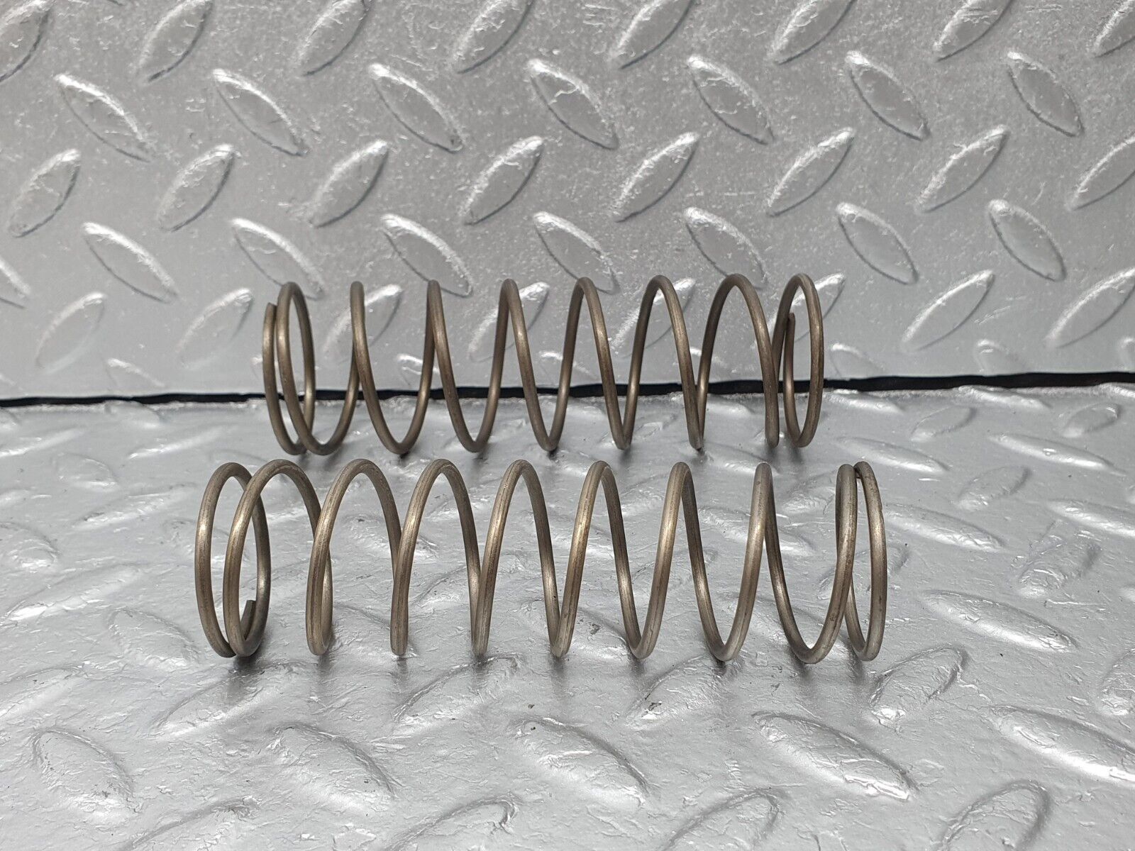41312 Mercedes-Benz W123 300D Automatic Gearbox Piston Spring 722.118