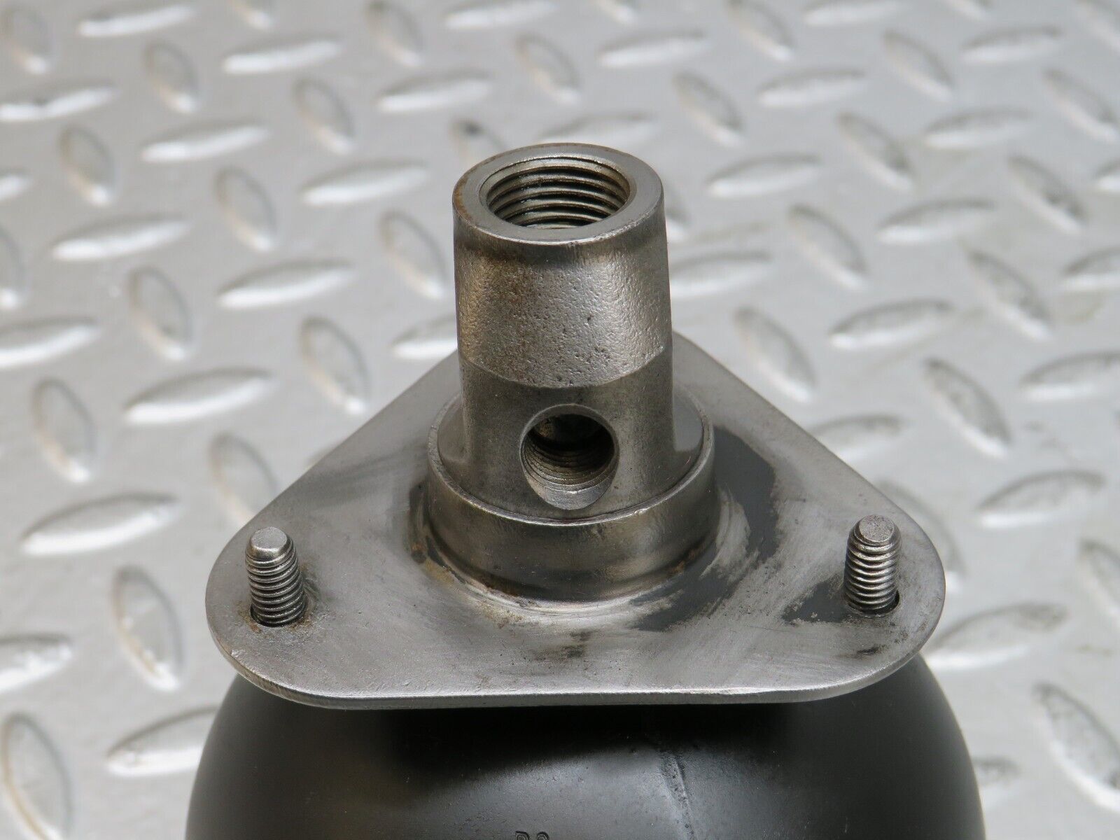 27647 Mercedes-Benz S124 300TE Wagon Rear Suspension Sphere 216530060