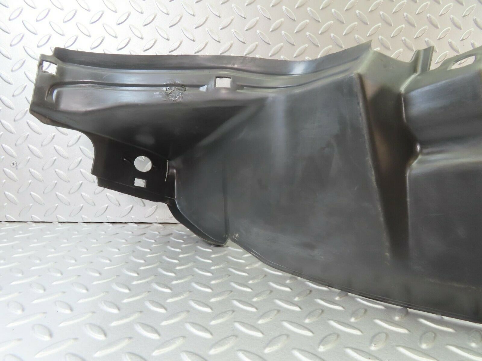 9488 Mercedes-Benz C124 300CE Coupe Inner Mudguard Panelling Front Right