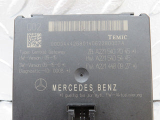 35147 Mercedes-Benz W221 Central Gateway ECU 2215407045