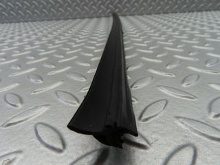 6552 Mercedes-Benz S124 E220 Wagon Window Weatherstrip Seal Front Left