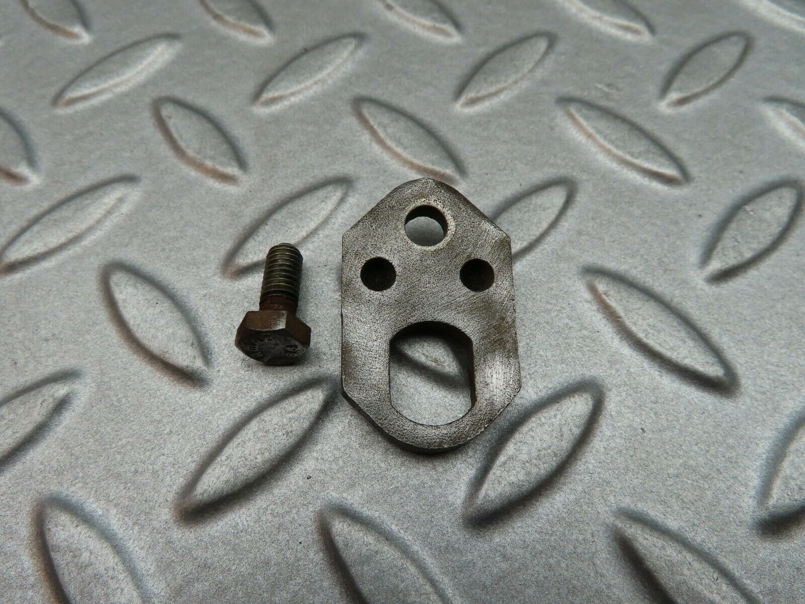 5125 Mercedes-Benz R107 350SL Coupe Fuel Injector Bracket