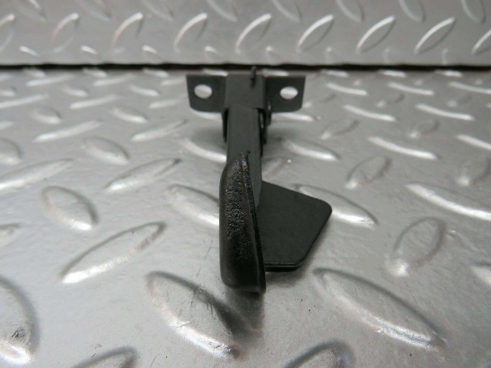 23908 Mercedes-Benz C107 450SLC Coupe Bonnet Safety Latch