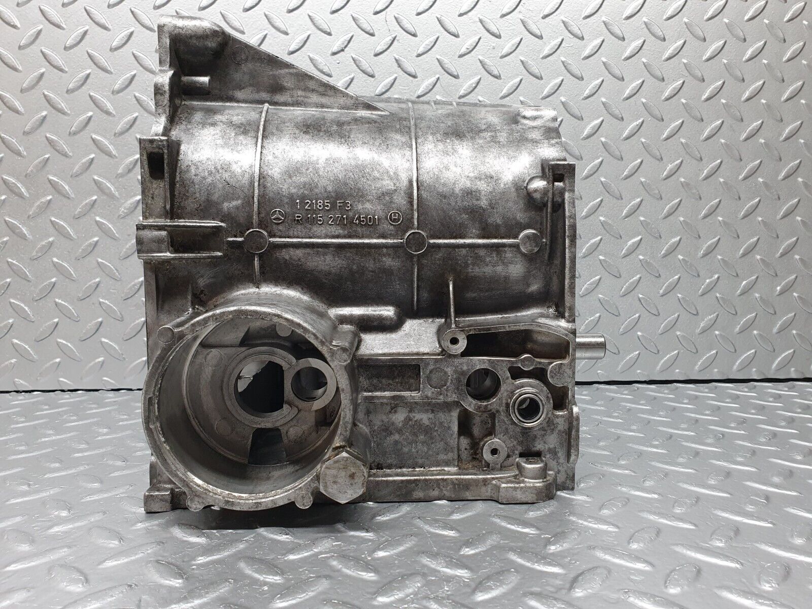 41321 Mercedes-Benz W123 300D Automatic Gearbox Housing 722.118 1152714501 1232702801