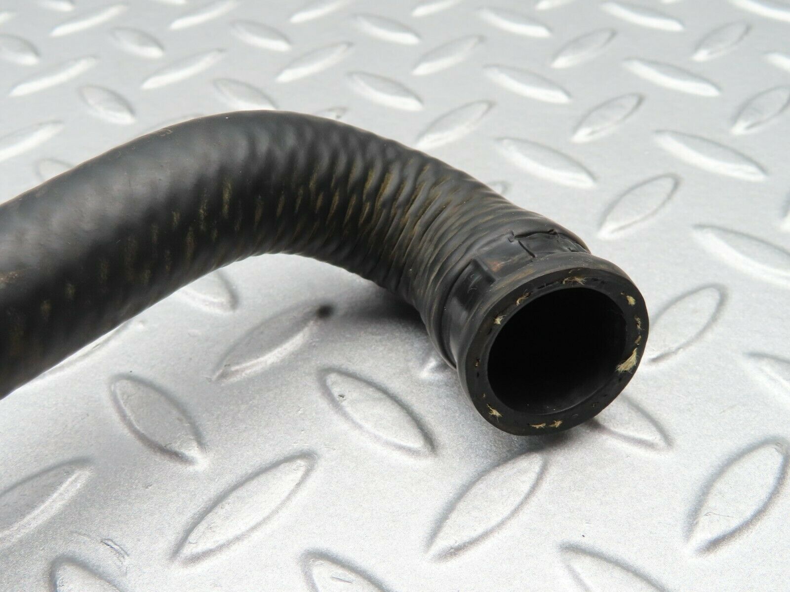5178 Mercedes-Benz R107 350SL Coupe Water Hose Pipe