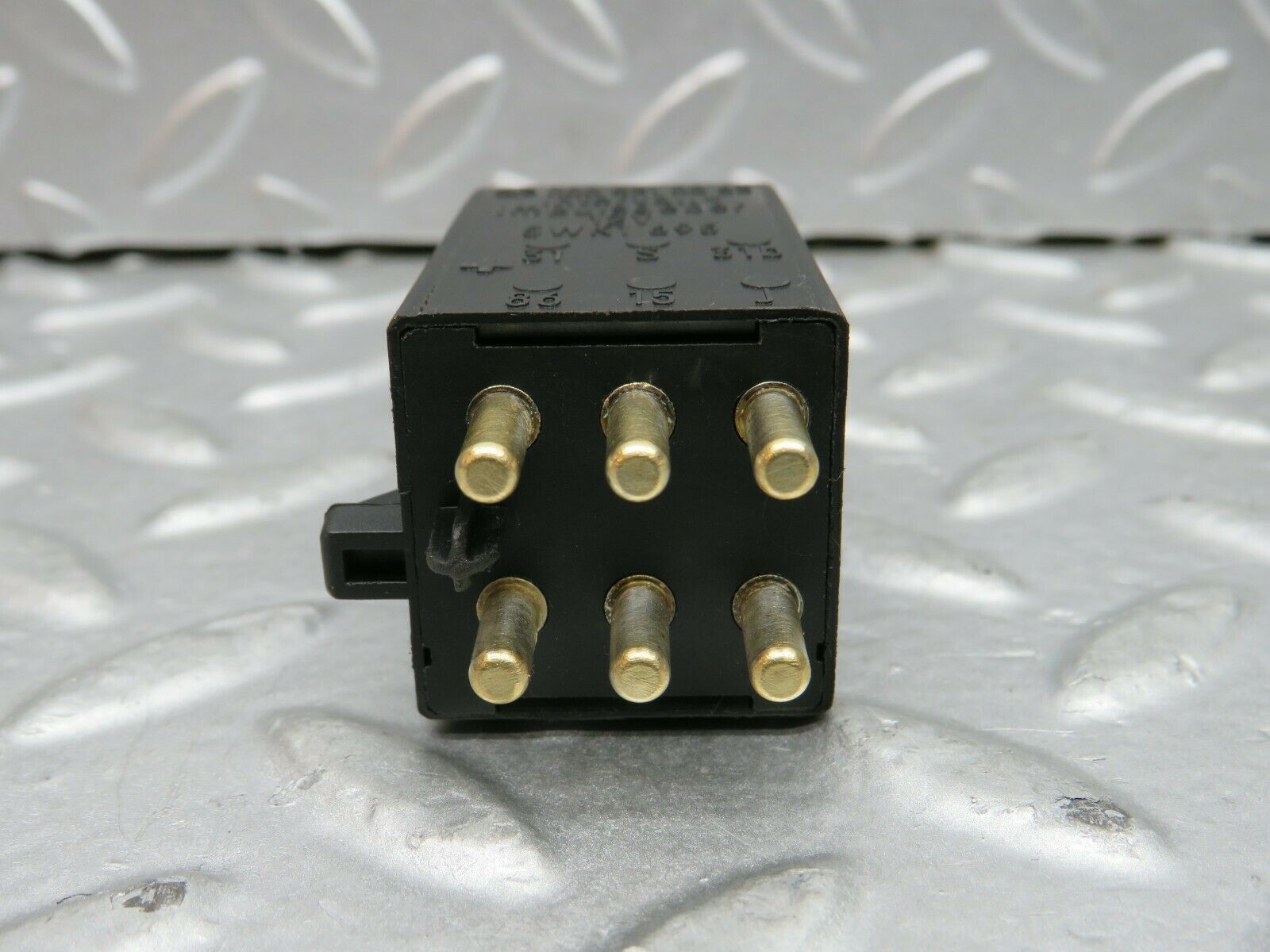 22249 Mercedes-Benz S123 280TE Wagon Intermittent Wiper Relay 0008210863