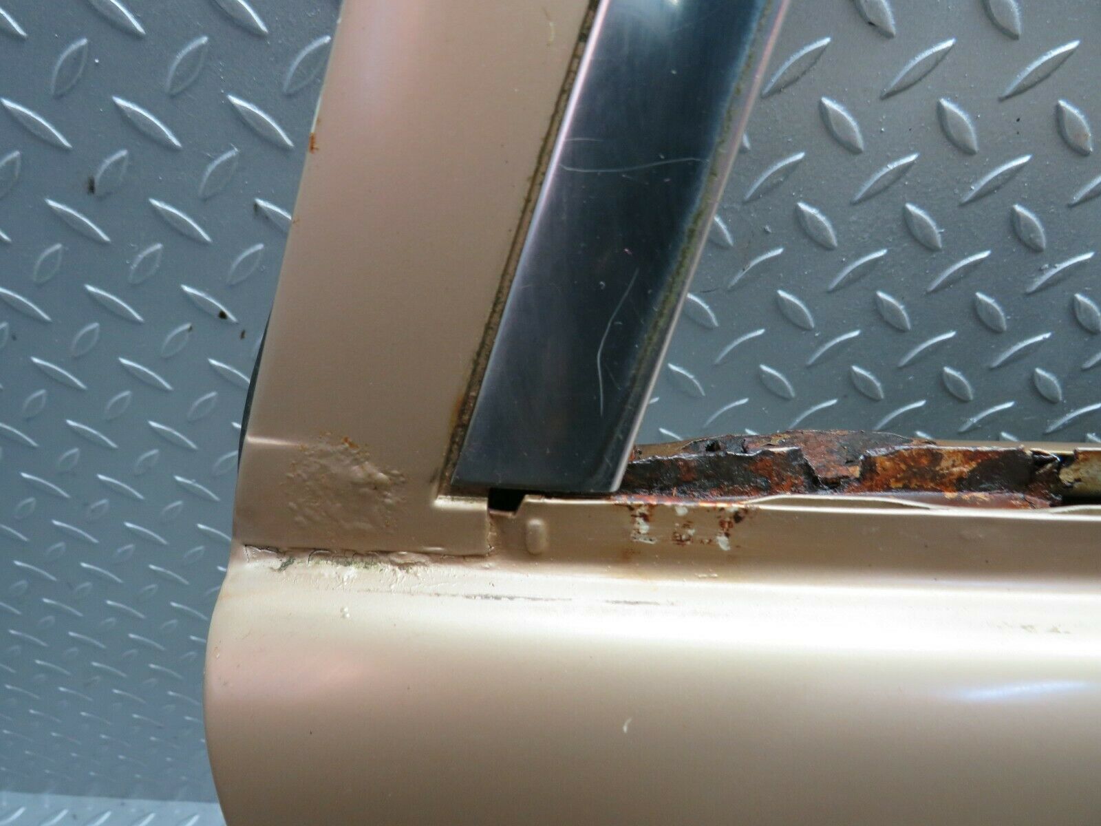 22106 Mercedes-Benz S123 280TE Wagon Rear Right Door