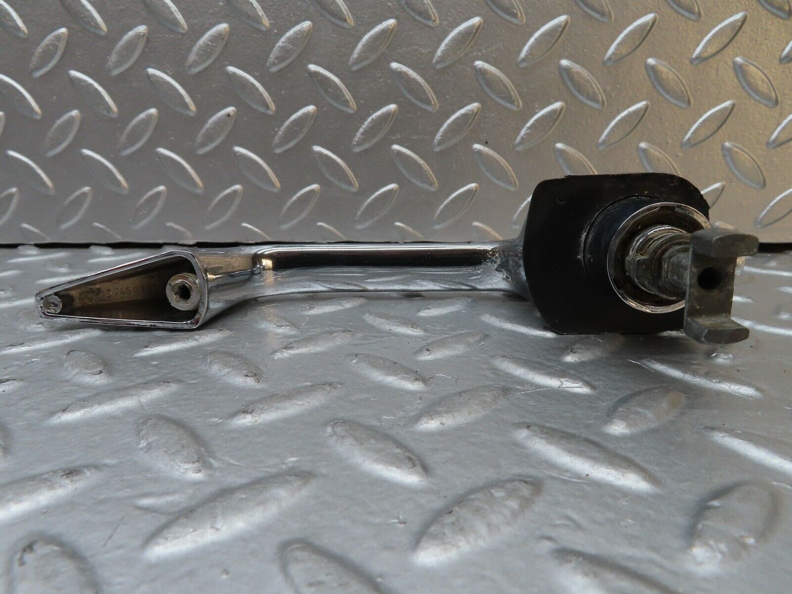 20836 Mercedes-Benz W114 250CE Coupe Door Handle Left No Key 1157660101