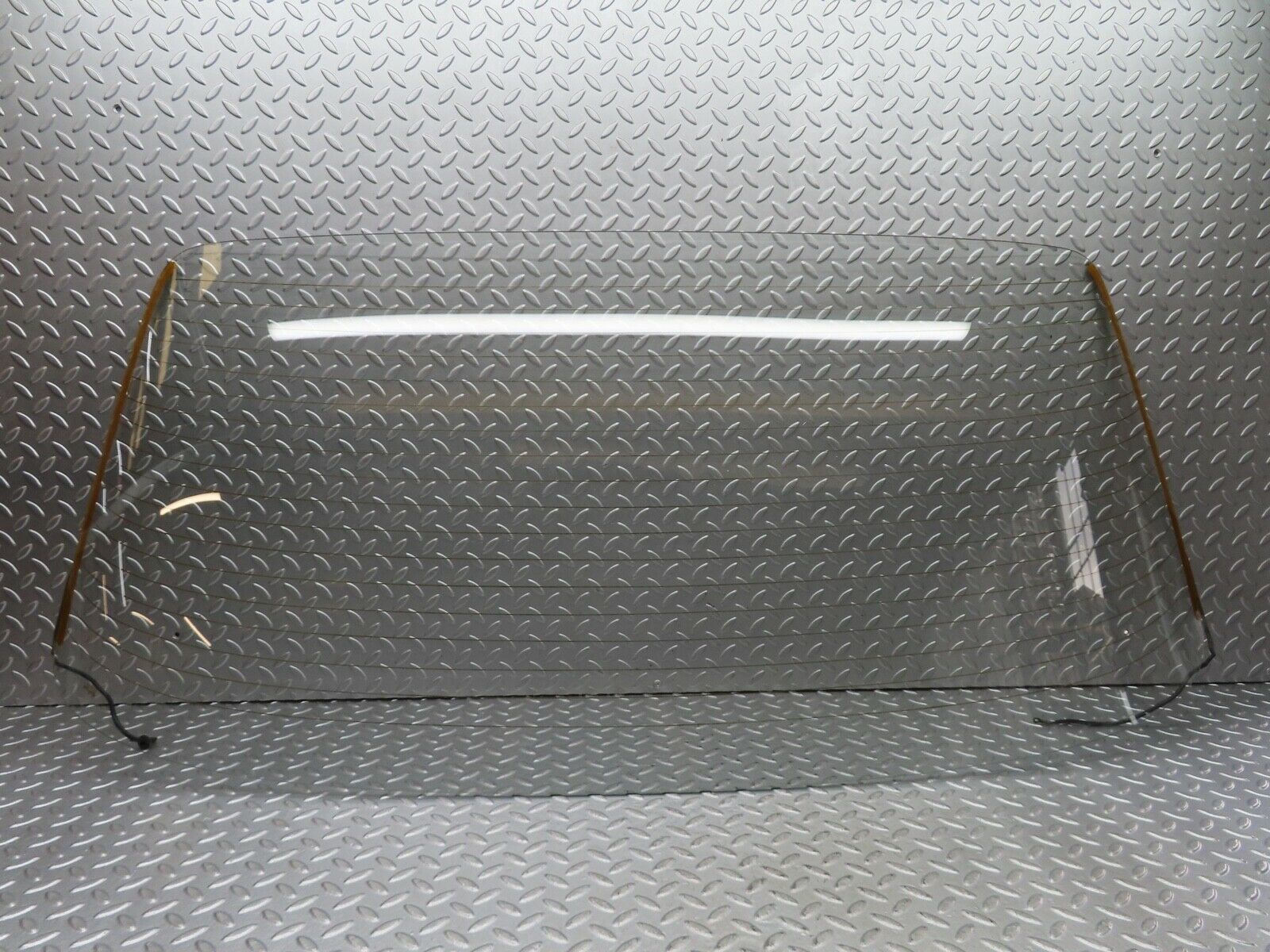 19203 Mercedes-Benz W123 300D Rear Heated Windscreen Glass