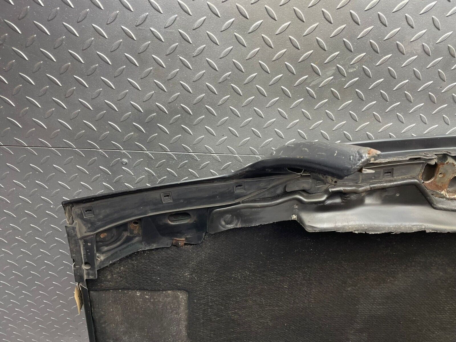 38193 Mercedes-Benz A124 320E Cabriolet Bonnet