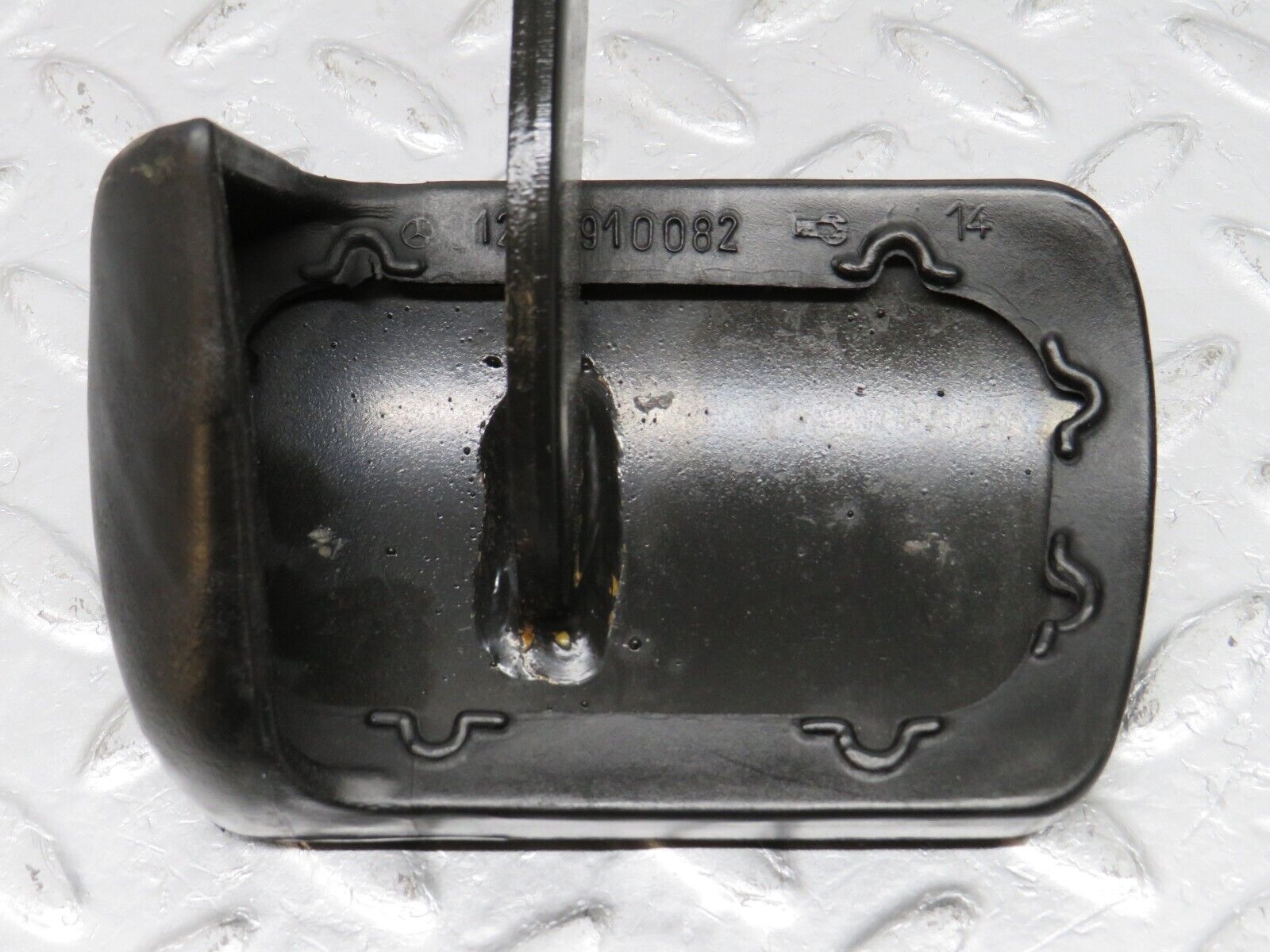 39449 Mercedes-Benz R129 320SL Coupe Brake Pedal With Rubber 1232910082