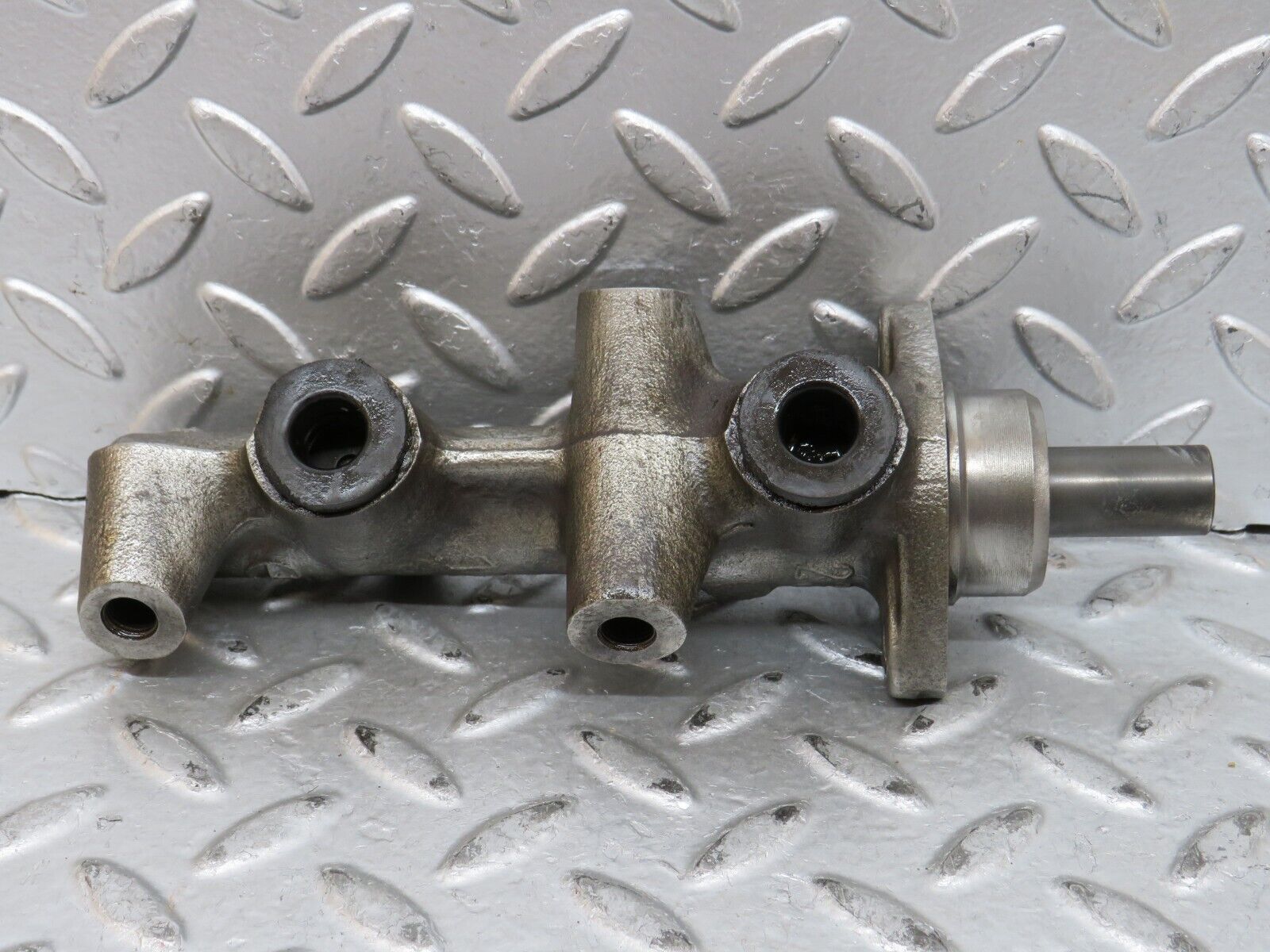 28362 Mercedes-Benz S123 240D Wagon Brake Master Cylinder Ate