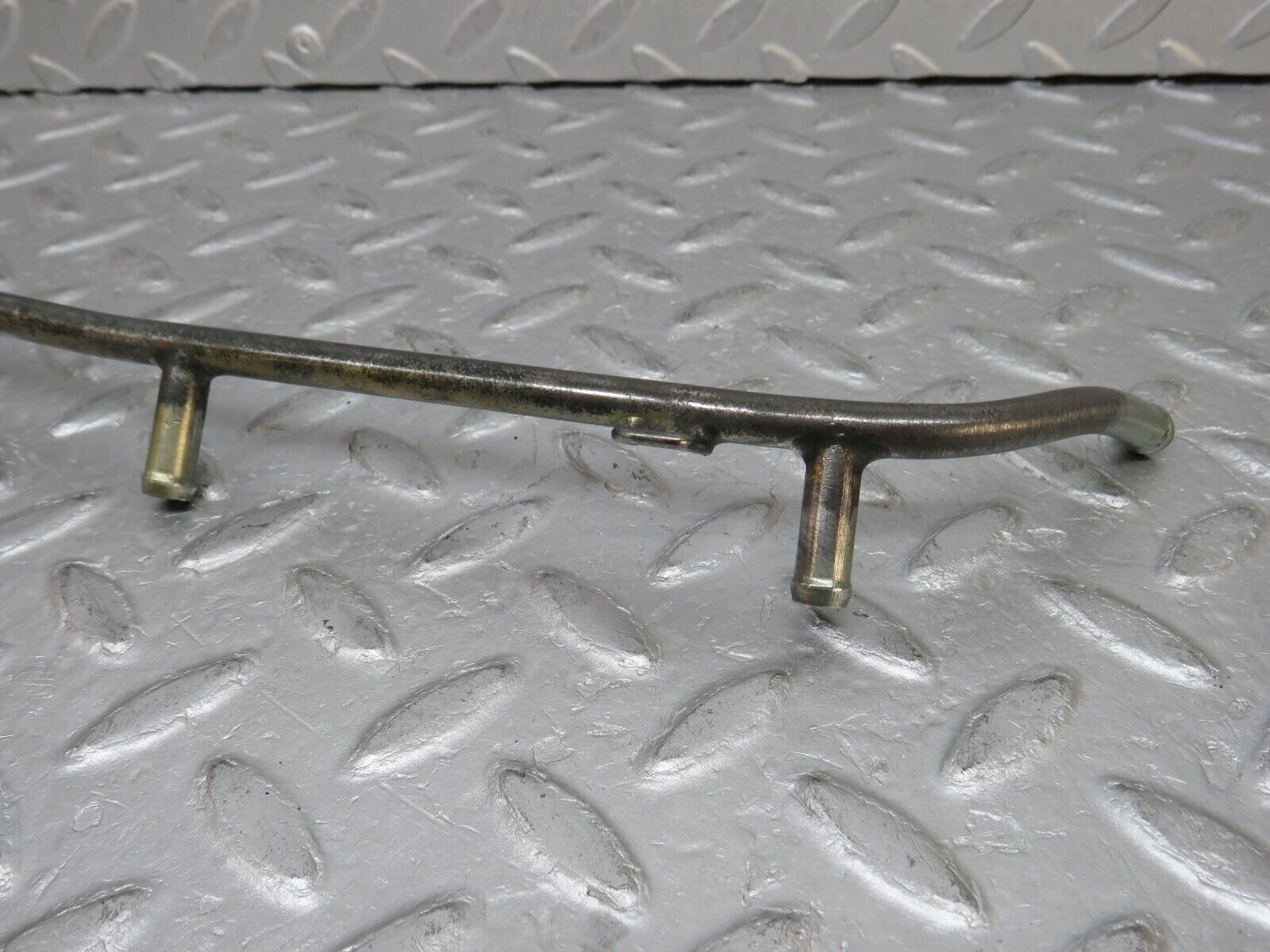 37547 Mercedes-Benz W109 300SEL Fuel Injection Pipe