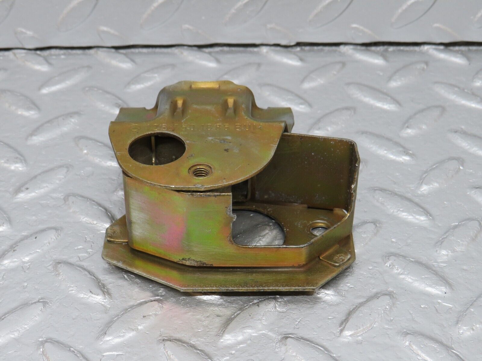 40671 Mercedes-Benz W123 300D Trunk Lock Latch 1267501885