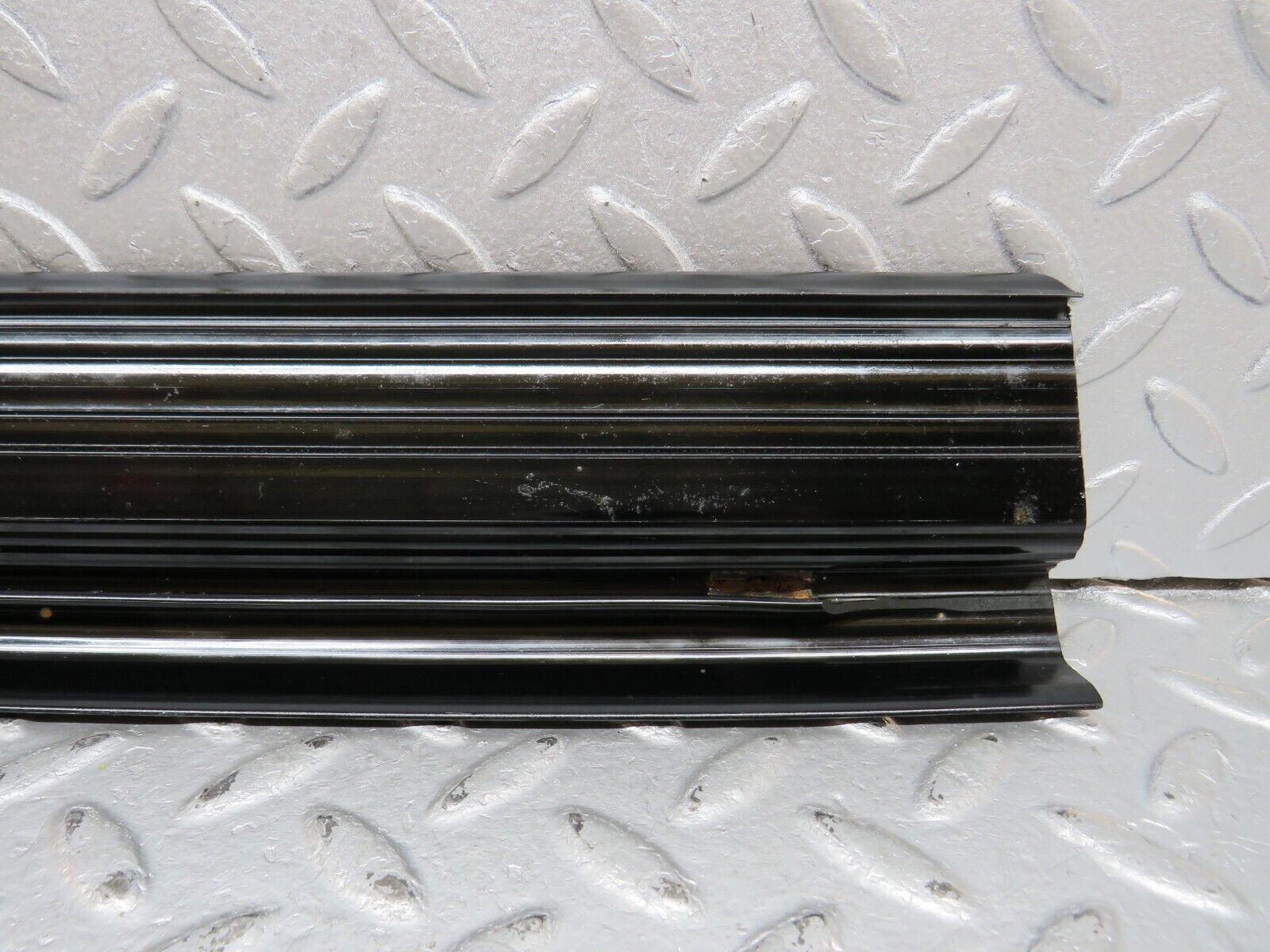 40633 Mercedes-Benz W123 300D Rear Right Door Sill Trim Black