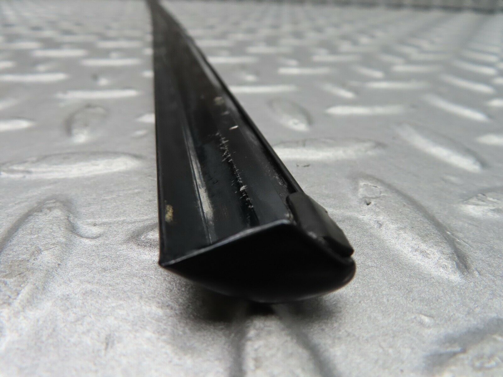 20162 Mercedes-Benz R129 300SL Coupe Left Door Chrome Moulding Trim