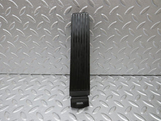 34095 Mercedes-Benz W124 260E Accelerator Pedal & Rubber 1233010082 1263000504