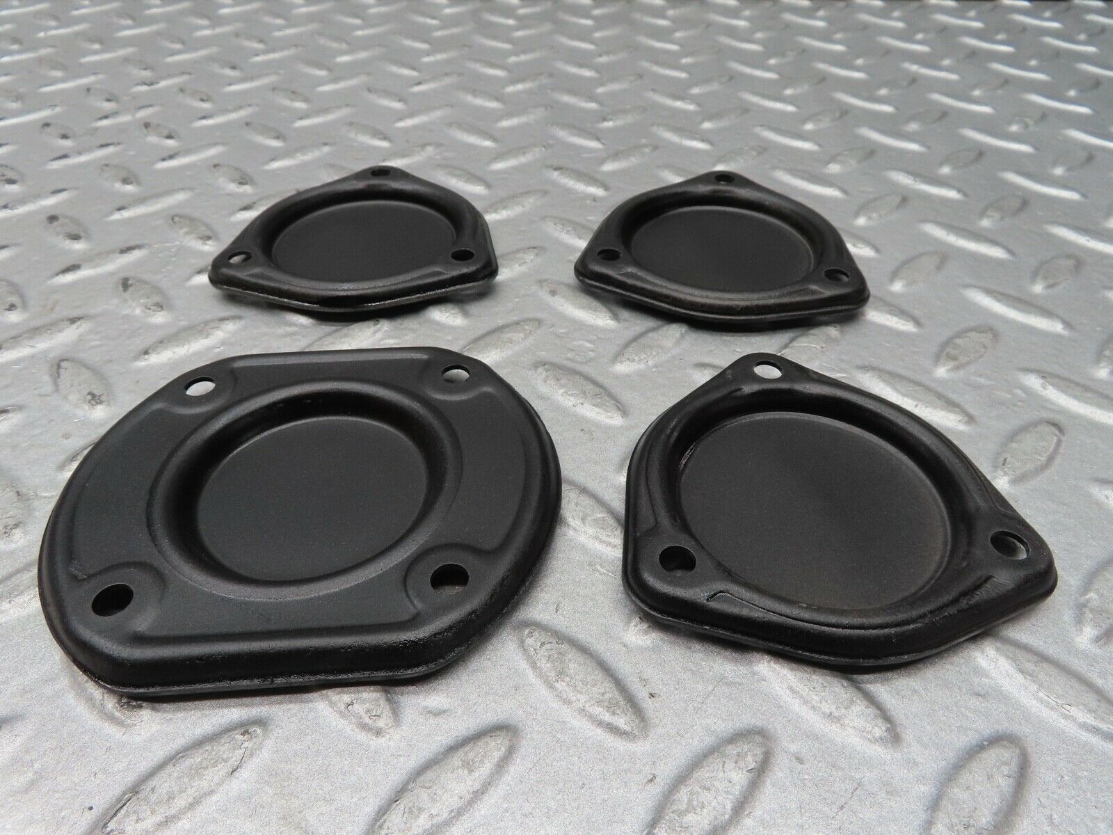 16967 Mercedes-Benz C123 280CE Coupe Camshaft Access Cover Plate