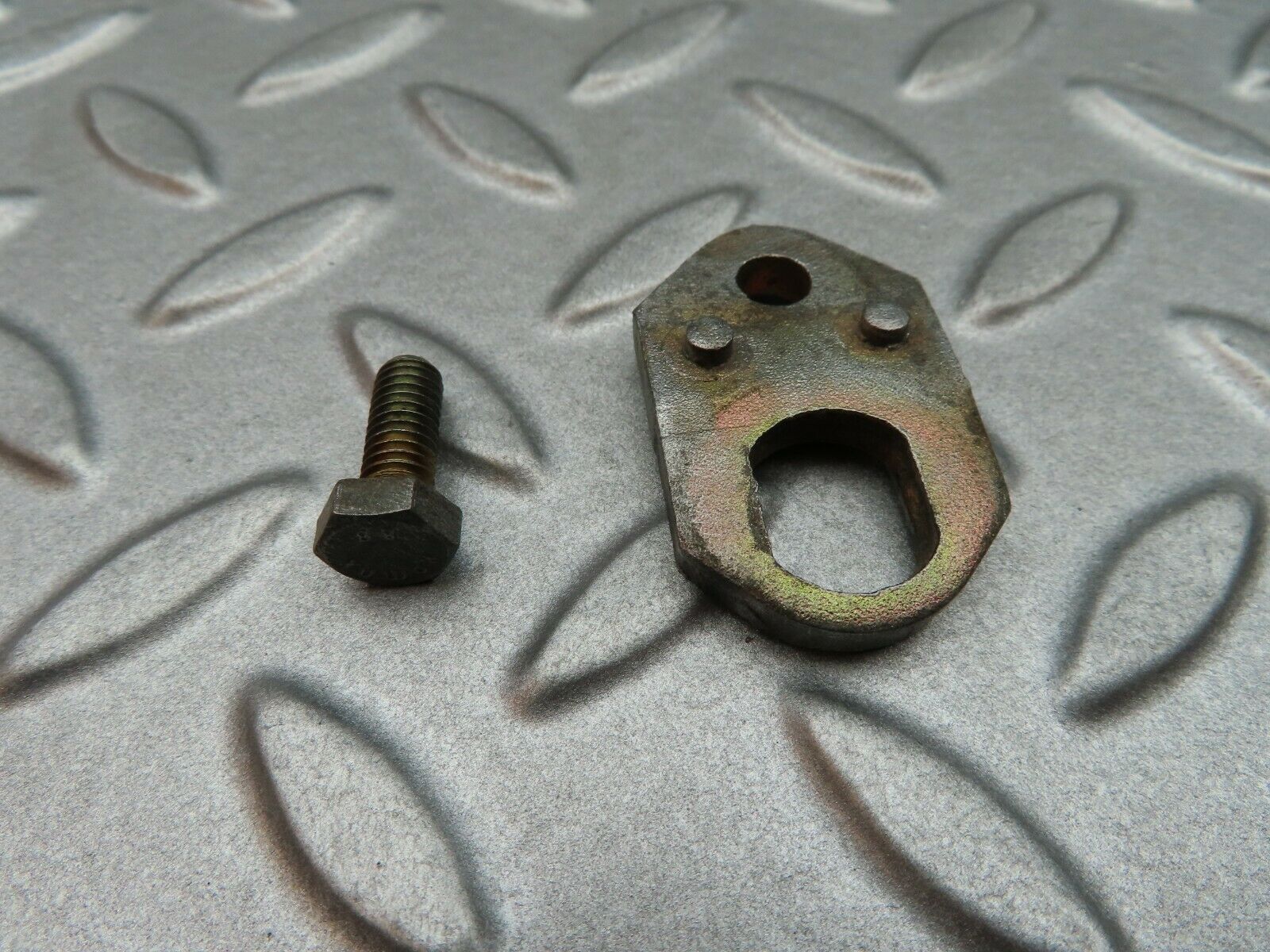 5130 Mercedes-Benz R107 350SL Coupe Fuel Injector Bracket
