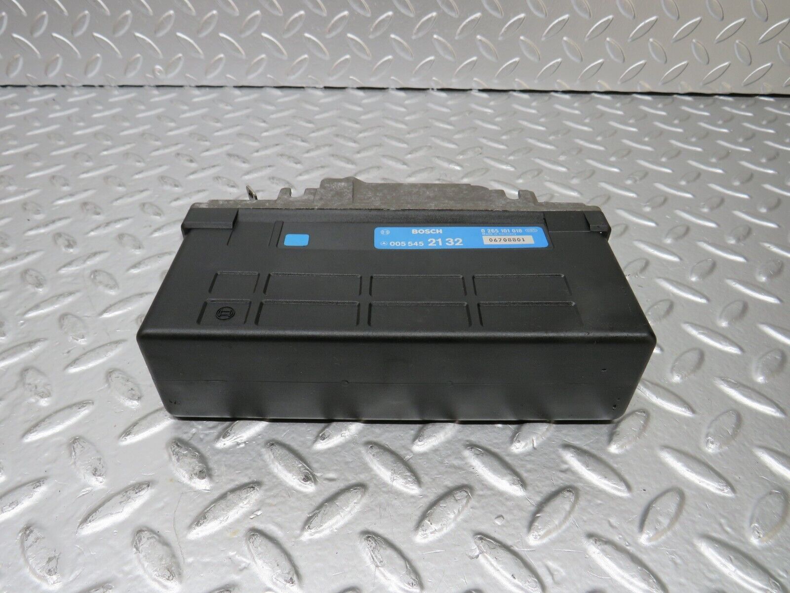 25220 Mercedes-Benz W201 190D ABS Control Unit Bosch 0055452132