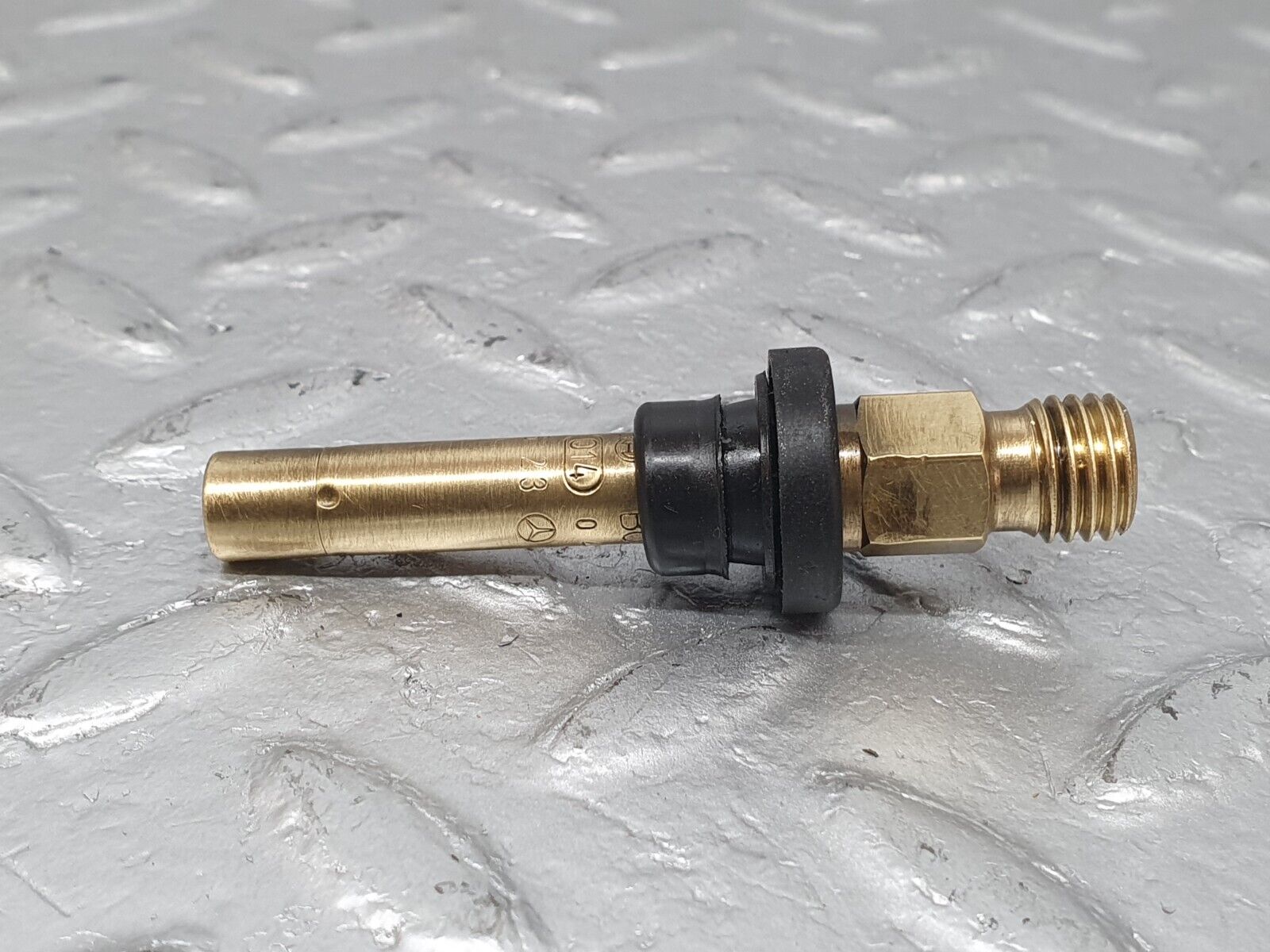 41037 Mercedes-Benz W126 300SE Fuel Injector Bosch 0000785623 0437502047