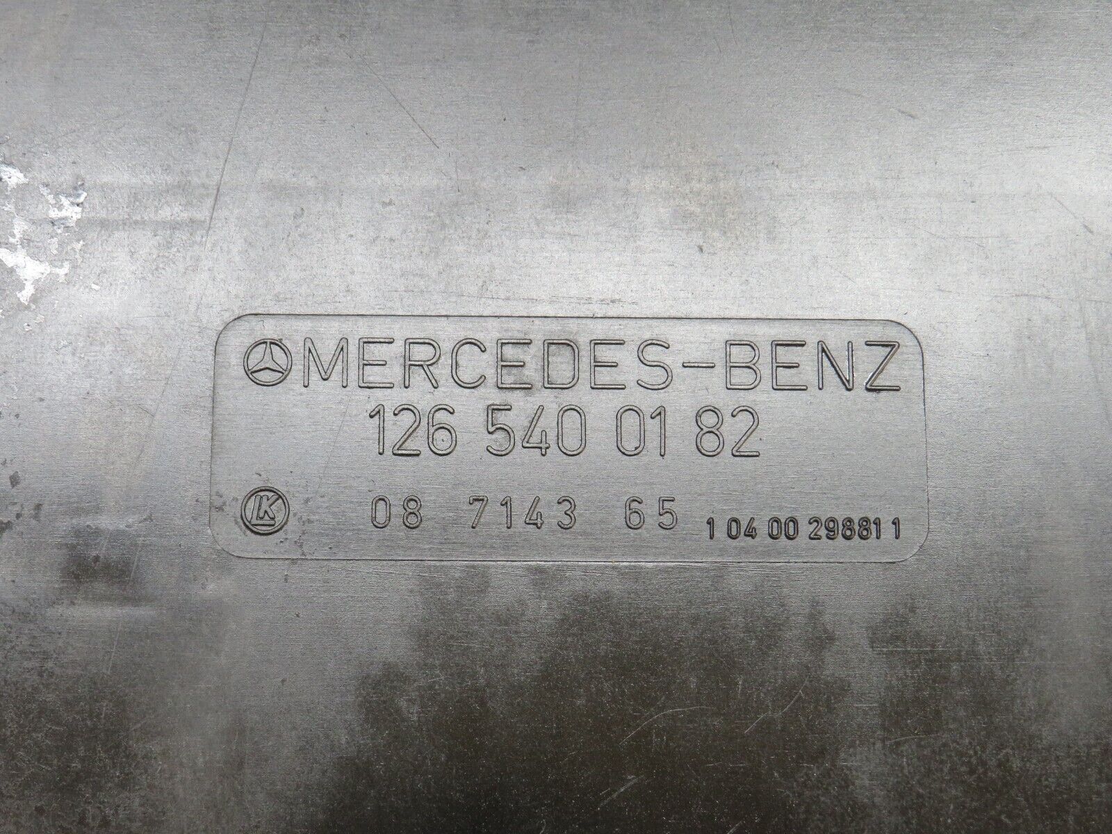 37032 Mercedes-Benz C126 420SEC Coupe Fuse Box Housing 1265401650 1265400182