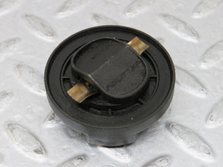 W124 engine oil filler cap used OEM