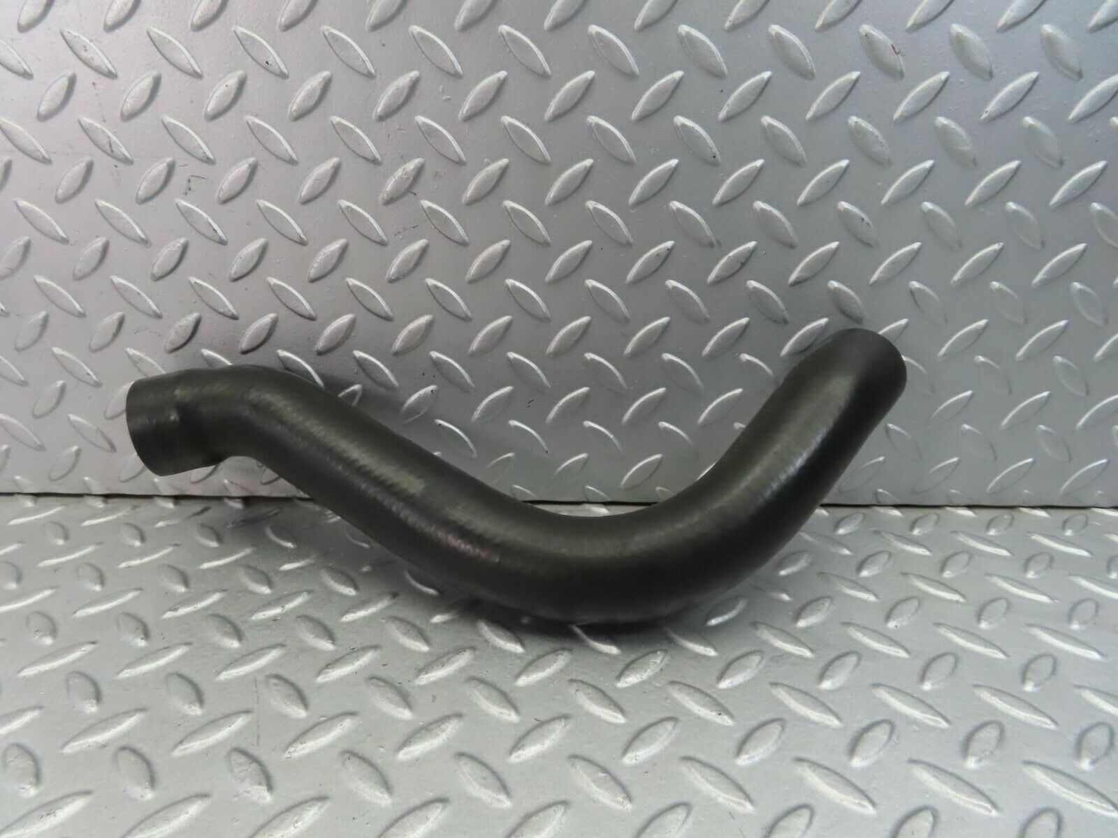 8531 Mercedes-Benz R107 Radiator Hose 1075010682