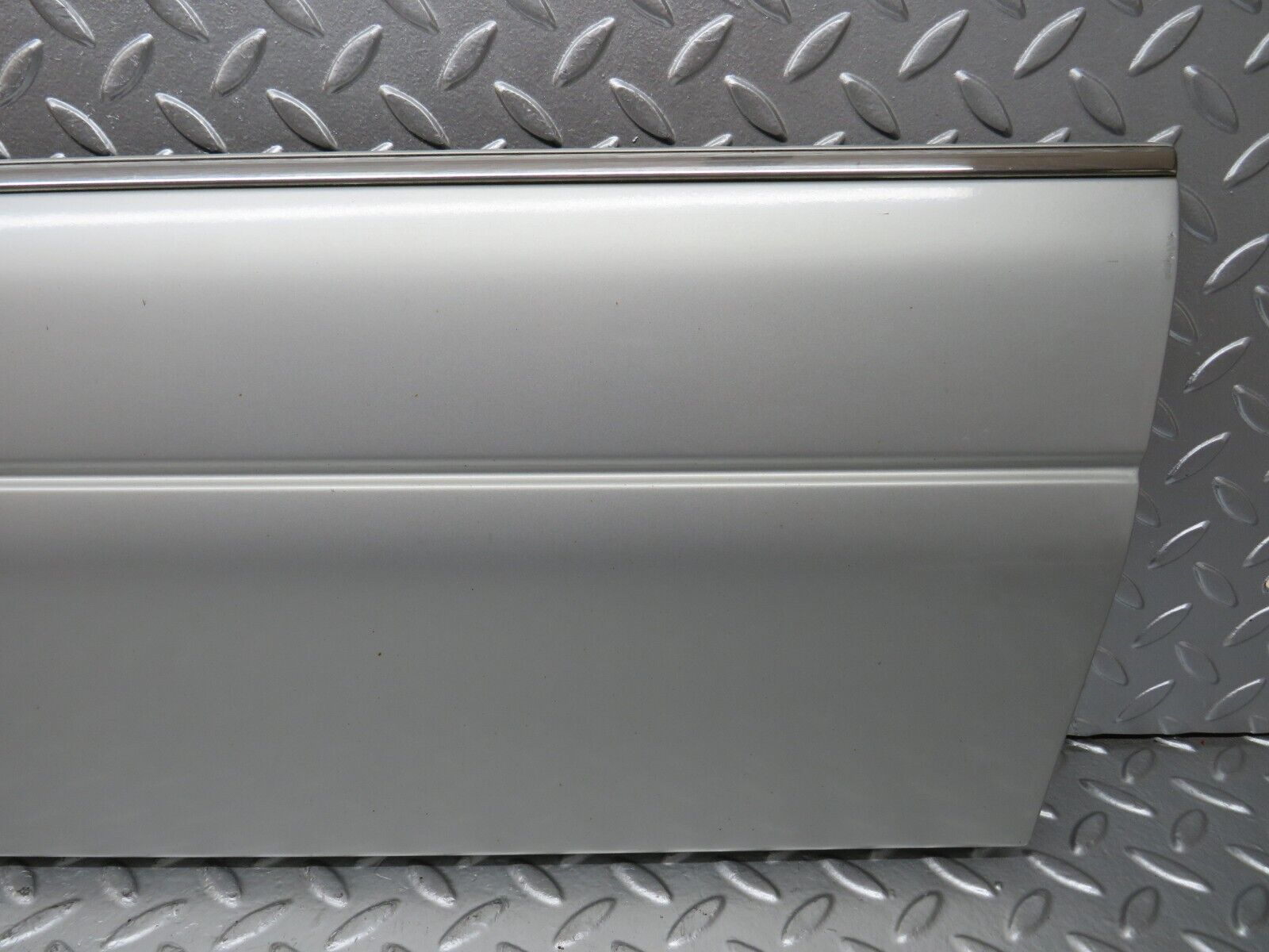 24807 Mercedes-Benz W140 S320 Front Right Door Lower Trim 1406907240