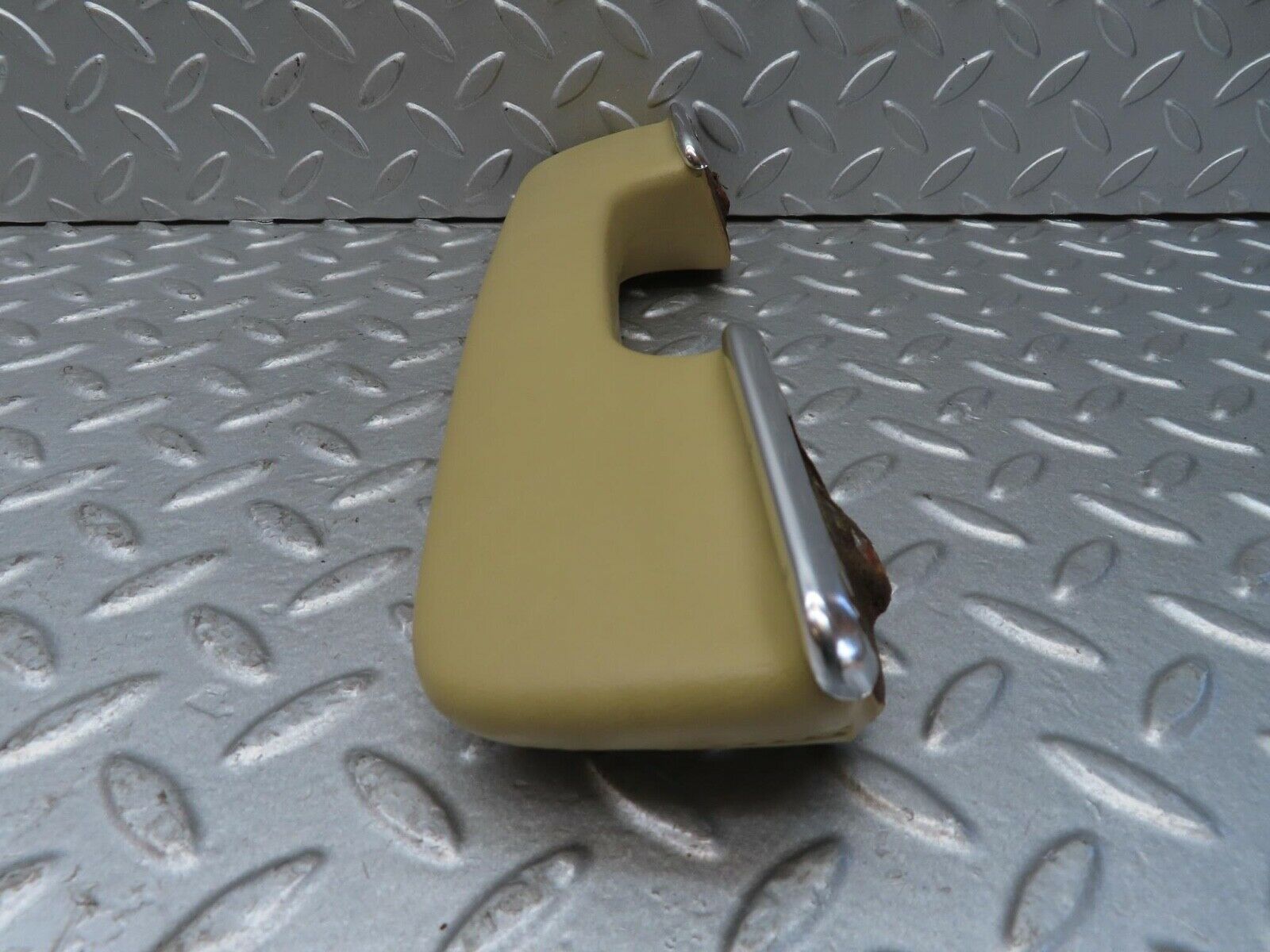 13454 Mercedes-Benz W123 200 Interior Door Handle Rear Left Cream 1239701901
