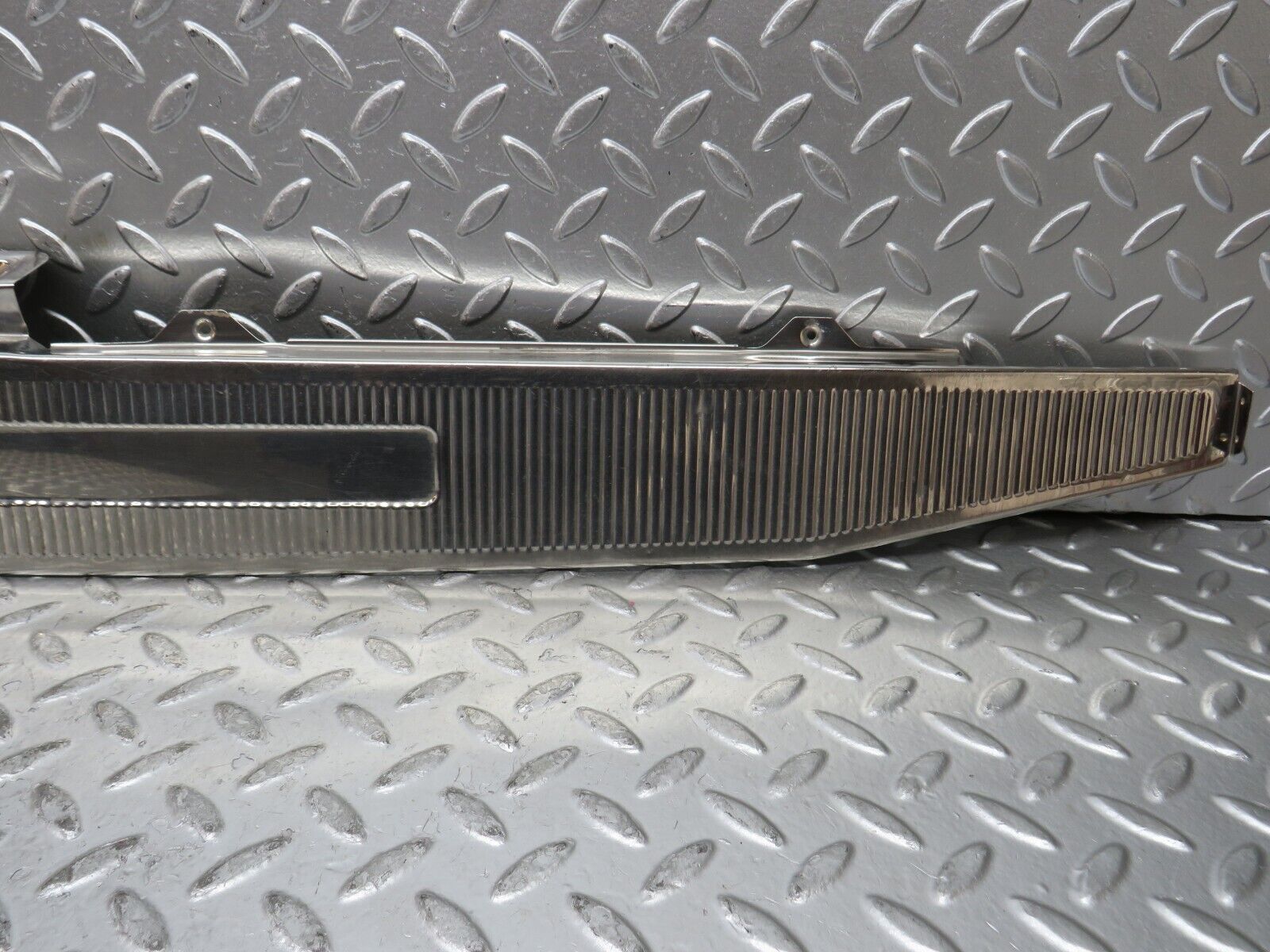 27620 Mercedes-Benz S124 300TE Wagon Trunk Edge Chrome Moulding 1246980089