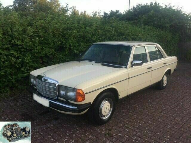 15469 Mercedes-Benz W123 230E Front Left Door Card Cream