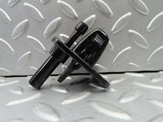 6997 Mercedes-Benz C107 350SLC Coupe Bonnet Lock Catch