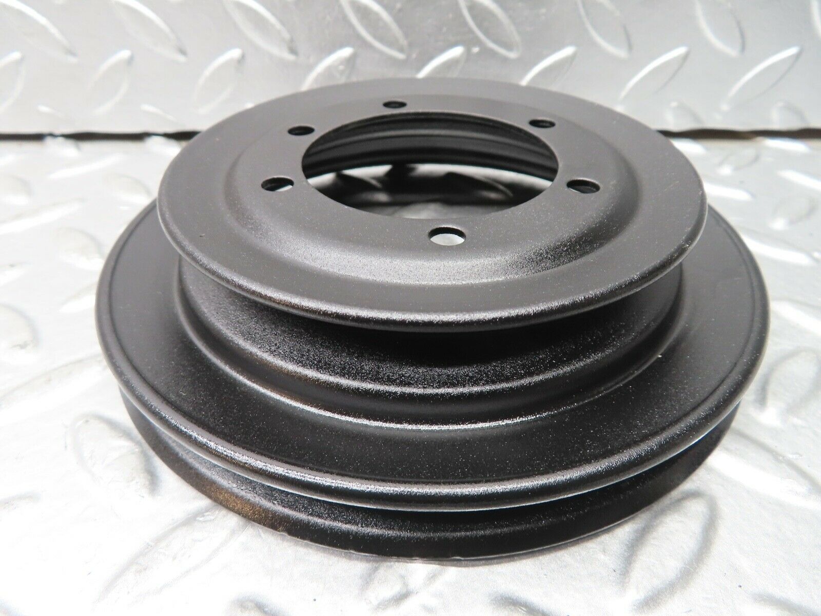 21284 Mercedes-Benz W123 230E Crankshaft Pulley 1020320404