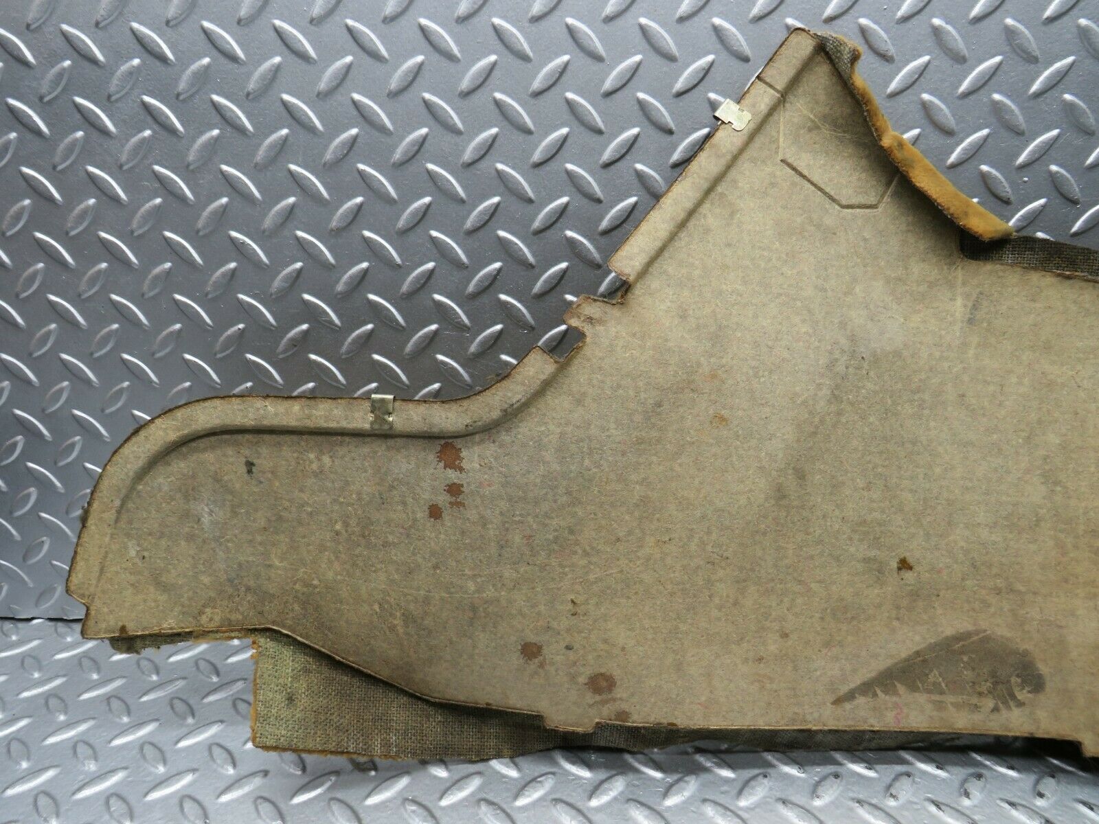 22130 Mercedes-Benz S123 280TE Centre Console Carpet Palomino Left Side